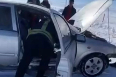 Muş’ta seyir halindeki otomobil alev aldı