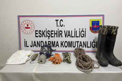 Eskişehir'de izinsiz kazı yapan 8 şüpheli suçüstü yakalandı