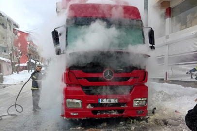 Muş’ta park halindeki tırda yangın