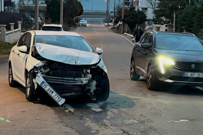 Ordu’da iki otomobil çarpıştı; 2 yaralı
