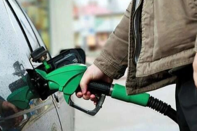 Akaryakıta peş peşe zam! Tabela yine değişti: 60 TL'ye dayandı