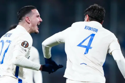 Deniz Gül 1 puanı kurtardı