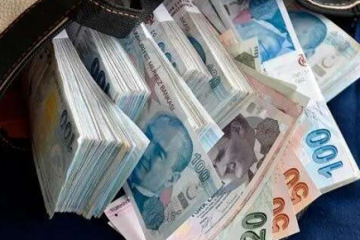 Ünlü ekonomistten kritik uyarı: Tüketici kredilerinde yeni sıkılaşma kapıda