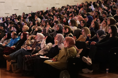 Gençler Bursa Büyükşehir'le KPSS'ye hazırlanıyor