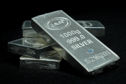 Gümüşün onsu rekorunu 103 doların üzerine çıkardı