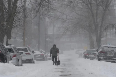 ABD'de şiddetli kar fırtınası hayatı felç etti! Yüzbinlerce hane elektriksiz kaldı