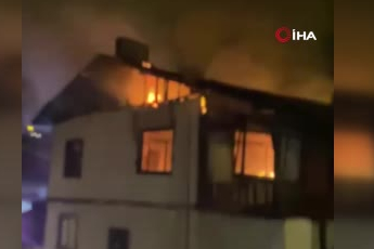 Ankara'da ahşap evde çıkan yangında 6 ev kullanılamaz hale geldi