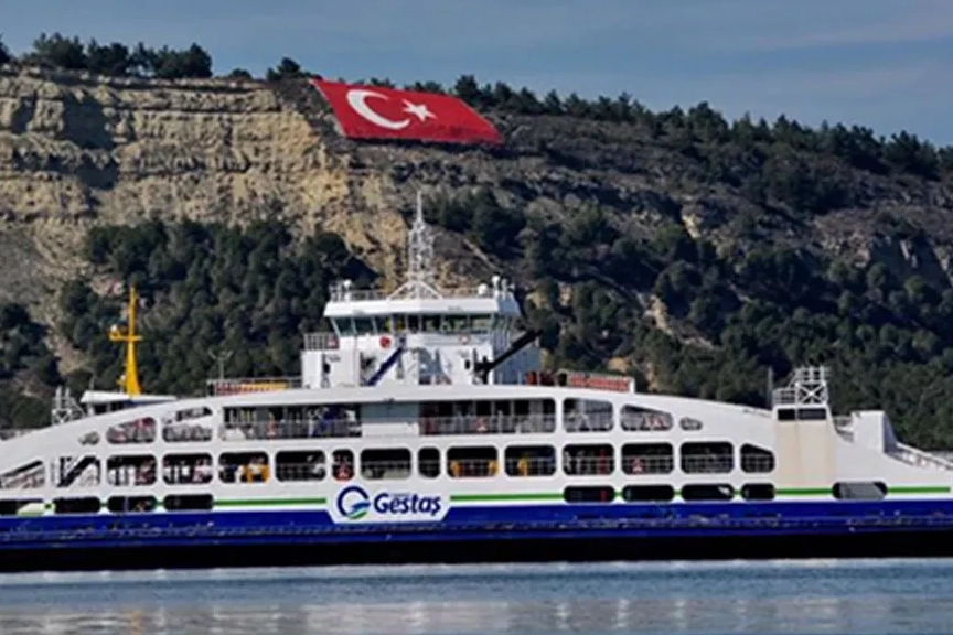 Bozcaada'da fırtına engeli! Tüm seferler iptal