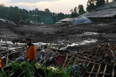 Endonezya’daki toprak kaymasında can kaybı 25’e yükseldi