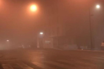 İstanbul'da sis şehri kapladı