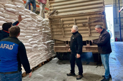 Türkiye, Aynularab'a 11 tır insani yardım malzemesi sevk etti