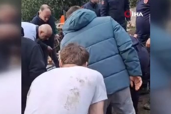 Bursa'da su kuyusunu temizleyen baba ve oğlu metan gazından etkilendi