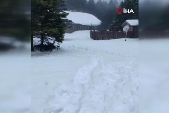 Bursa Uludağ’da kardan heykel sanat eserini aratmadı