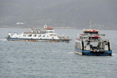 Çanakkale'de feribot seferlerine hava engeli