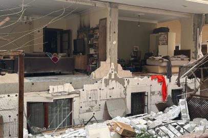 İstanbul Ataşehir'de doğal gaz patlamasında sokak savaş alanına döndü: 1 yaralı