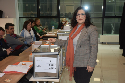 Mimarlar Odası Bursa Şubesi’nde Şirin Rodoplu Şimşek güven tazeledi