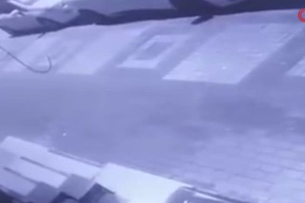 Bursa'da araçların aynalarını kırıp camlarını yumrukladılar! Alkollü şüpheliler...