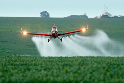 İsrail uçaklarından Suriye'deki tarım arazilerine bilinmeyen sıvı püskürtüldü: 'Bölgeye yaklaşmayın' uyarısı