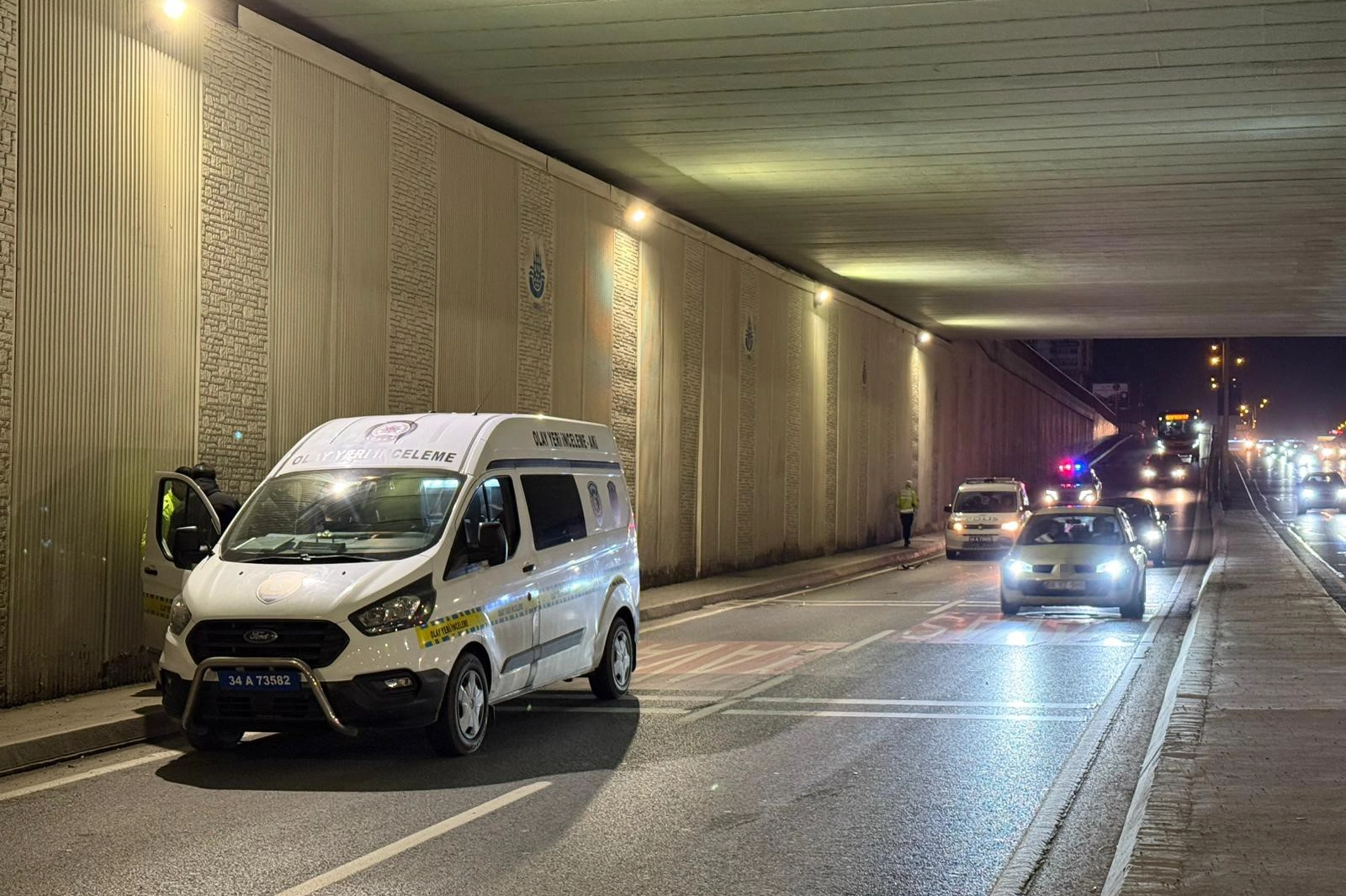 İstanbul Beylikdüzü’nde yolun karşısına geçerken minibüsün çarptığı kadın öldü
