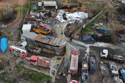 İstanbul Tuzla'da geri dönüşüm deposunda yangın
