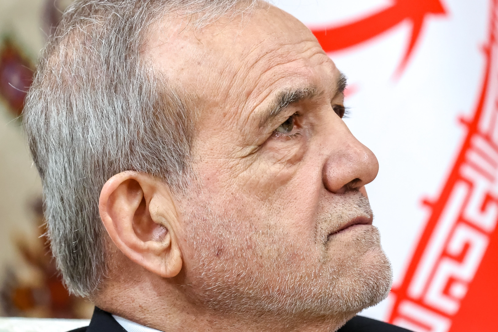 Pezeşkiyan, Suudi Arabistan Veliaht Prensi Selman ile görüştü