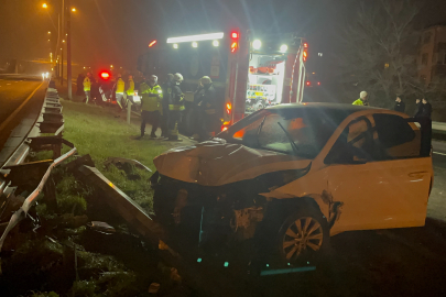 Tekirdağ'da alkollü sürücü aydınlatma direğine çarptı