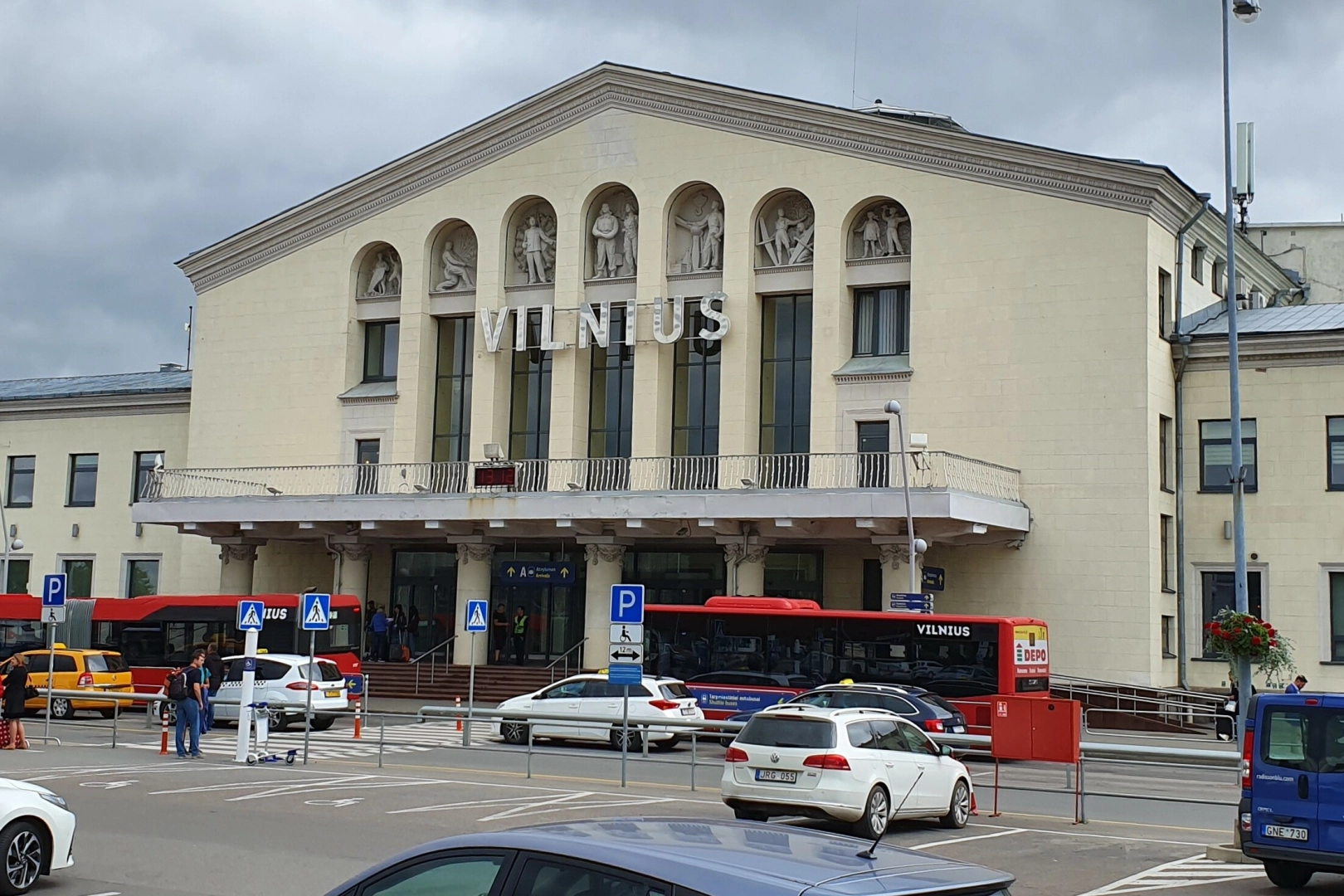 Vilnius Havalimanı’nda balon tehdidi nedeniyle uçuşlar bir kez daha durduruldu