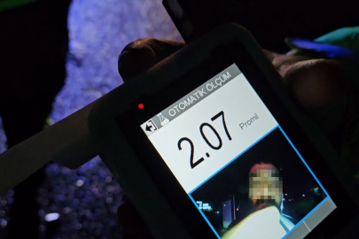 Bursa'da kaza yapan alkollü sürücü yaralanan eşini suçladı! "Eşimle kavga ettik, direksiyonu kırdı"