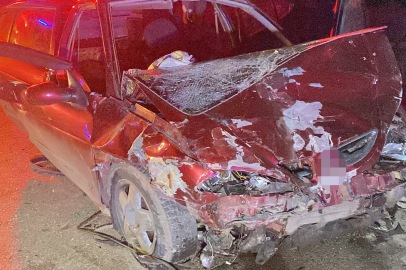 Çorum'da iki otomobil çarpıştı: 8 yaralı