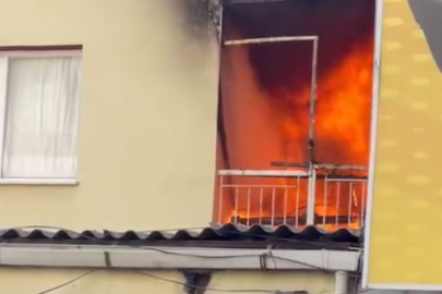 İzmir'de yangında ev alevlere teslim oldu