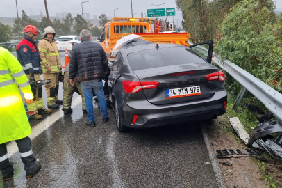 İzmir'de zincirleme trafik kazası: Çin uyruklu 2 kişi yaralandı