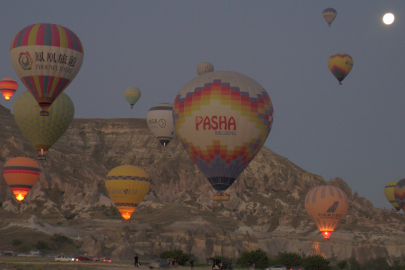 Nevşehir'de sıcak hava balonlarına rüzgar engeli