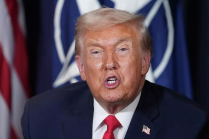 Batı medyası: Trump, İran'a büyük saldırı düzenlemeyi düşünüyor