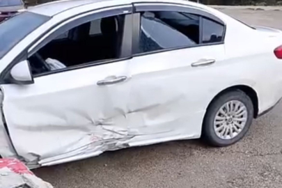 Bursa'da virajlı yolda otomobilin bariyerlere çarptığı kaza kamerada