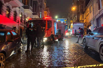 İstanbul Beyoğlu'nda bir otelin giriş katında çıkan yangın söndürüldü