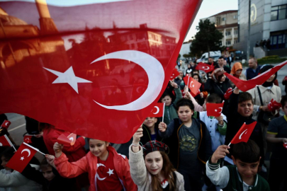 Okullarda 2. dönem 'Bayrak Sevgisi' temasıyla başlayacak