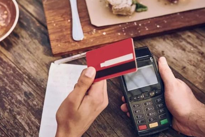 Restoranlarda yeni dönem! O ücretler resmen yasaklandı...