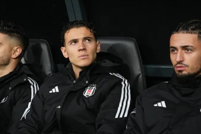 Asllani ilk maçta kırmızı kart gördü