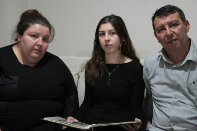 İzmir'de tramvay çarpan liseli kızın ailesi günlerdir iyi haber bekliyor