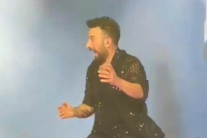 Tarkan coştu! Elindeki mikrofon fırlayıp...