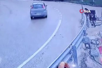 Bursa Uludağ yolunda kontrolden çıkan araç bariyerlere çarptı!