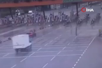 Bursa'da otoyolda pes dedirten görüntü: Ters şeritte kilometrelerce ilerledi...