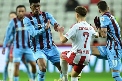 Trabzonspor, Antalya'da 3 puanın kıyısından döndü