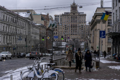 Ukrayna'da başkent Kiev'in de olduğu birçok şehirde elektrik kesintileri yaşanıyor