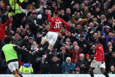 Manchester United seriye bağladı: Son 10 dakikada 3 gol!