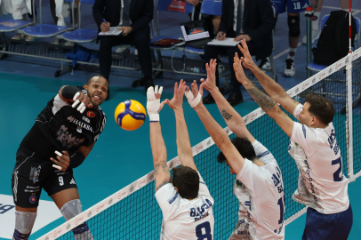 Bursa Büyükşehir Belediyespor, Halkbank'a kaybetti