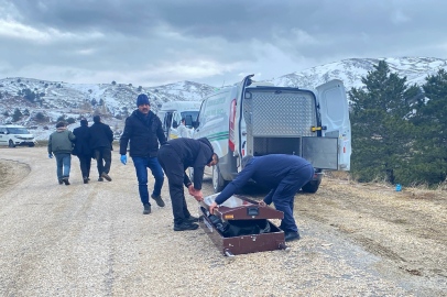 Çorum'da vücudu parçalanarak dere kenarına atılan adamın cansız bedeni morga kaldırıldı