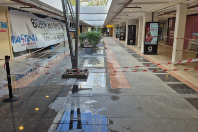 Fırtına, Bodrum'da alış veriş merkezini de vurdu