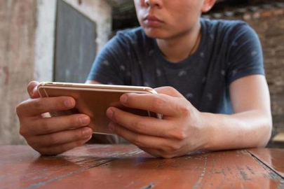 Sosyal medyaya yaş sınırı! Aileleri izin verse bile...