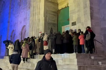 Bursa'da Berat Kandili Ulu Cami'de dualarla idrak edildi